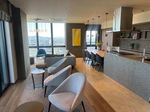 スカイラウンジ