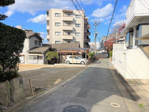 北東側前面道路 北東側前面道路