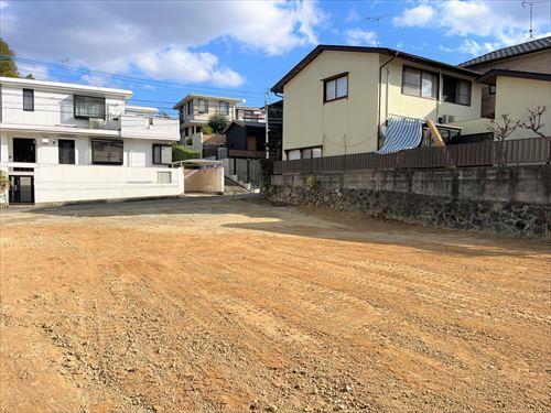 敷地内西側 敷地内西側