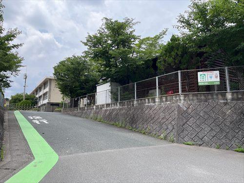 春日南小学校