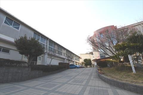 良山中学校まで2,220ｍ