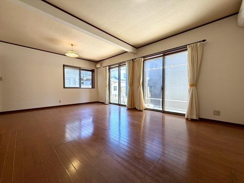 洋室　1階　約13.5帖