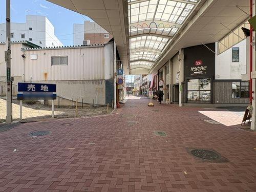 北西側前面道路