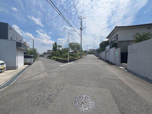 前面道路　（北東側から撮影）