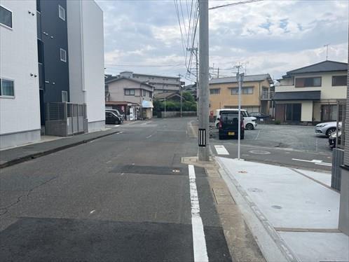 北側前面道路