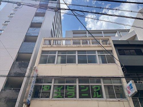 外観東側上