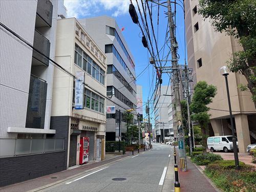 東側道路