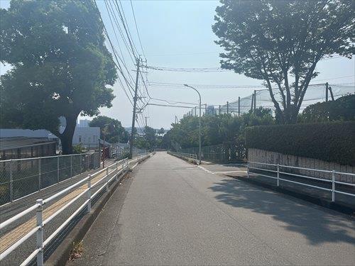 南東側公道