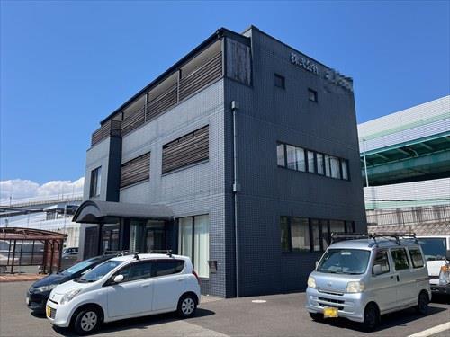 建物外観東側