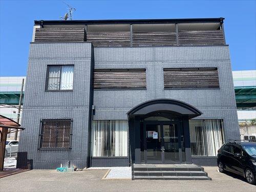 建物外観南東側