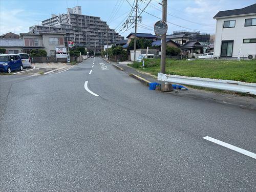 南西側前面道路 南西側前面道路