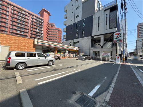 セブンイレブン福岡舞鶴1丁目店約80ｍ