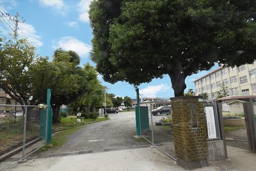 福岡市立花畑小学校まで840ｍ