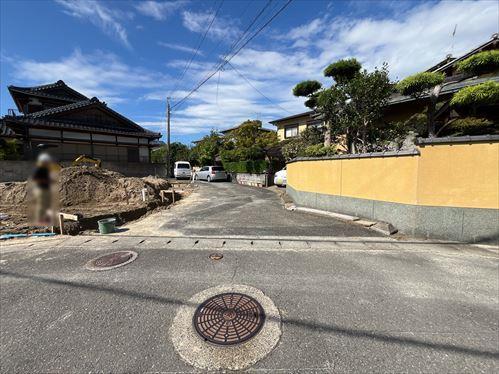 北東側前面私道（位置指定道路）