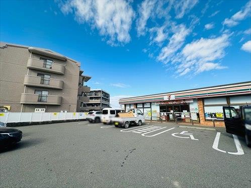 セブンイレブン春日岡本店