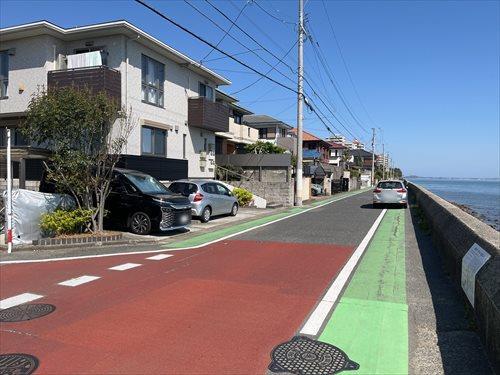 東側前面道路（南側より撮影）