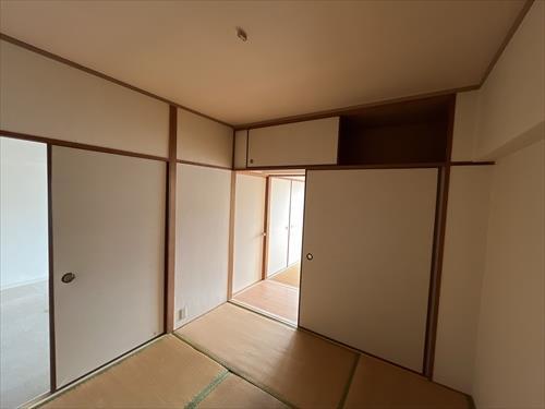 納戸（約4.5帖）（別角度撮影）