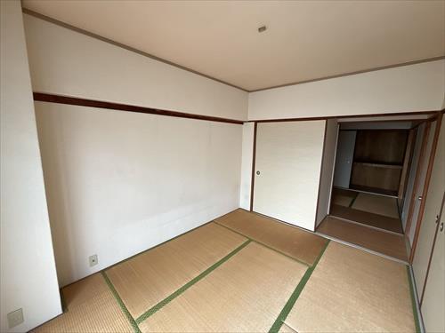 南西側和室（約6帖）（別角度撮影）