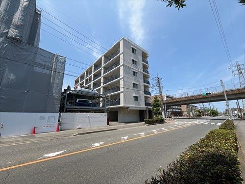 北東側前面道路