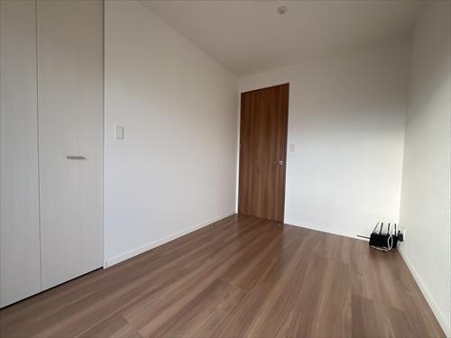 洋室約5.1帖（別角度撮影）