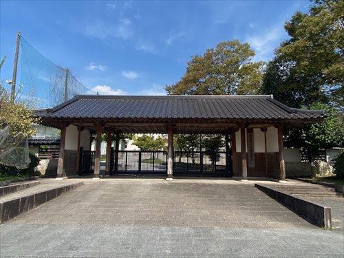 太宰府市立学業院中学校まで1,800ｍ