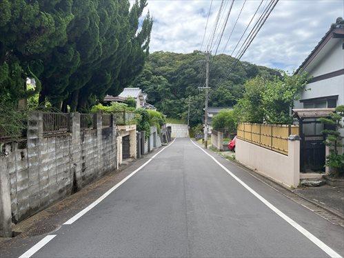 西側前面道路（2025年7月撮影）