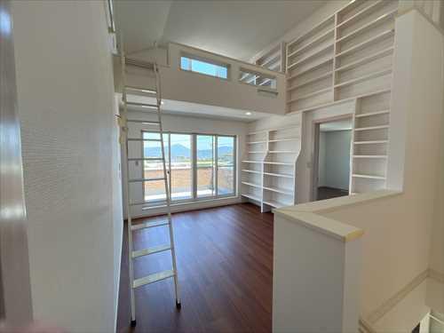 道路側／2階ホール