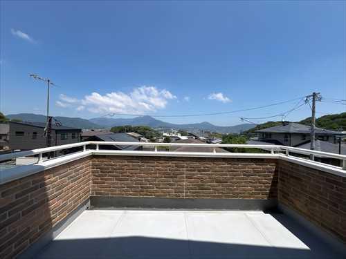 道路側／2階バルコニーから