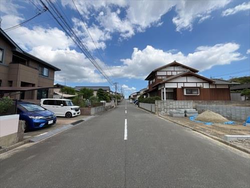 北東側前面道路（2025年9月撮影）