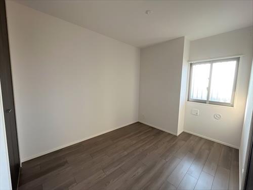 西側洋室（約5帖）