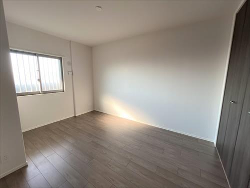 北西側洋室（約6.5帖）