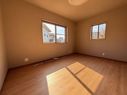 南西側約7.2帖洋室