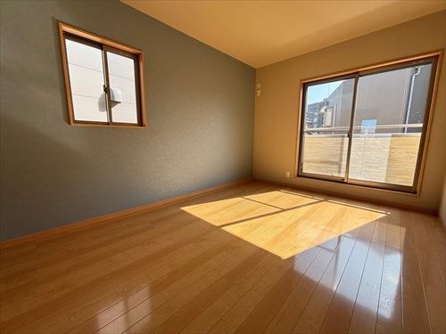 南東側約7.2帖洋室