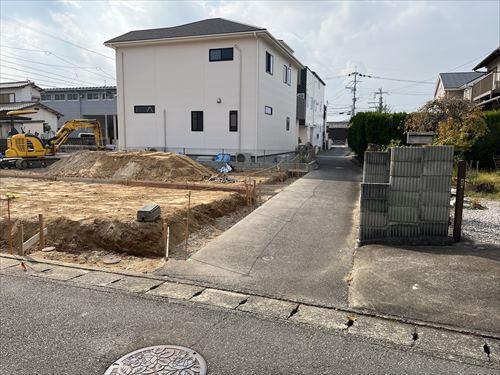 北側前面通路(東側より撮影)