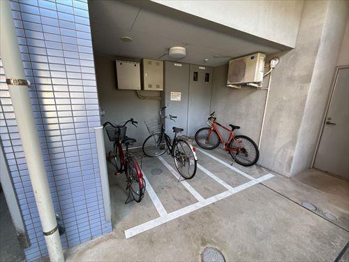 駐輪場（別角度撮影）