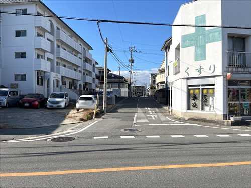 北側前面道路