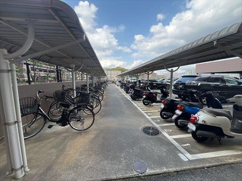 自転車置き場、バイク置き場