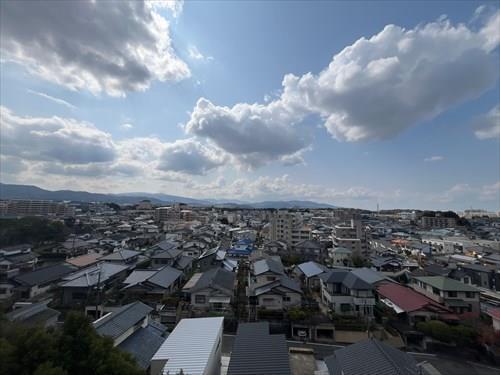 西側バルコニーからの眺望（西方向）