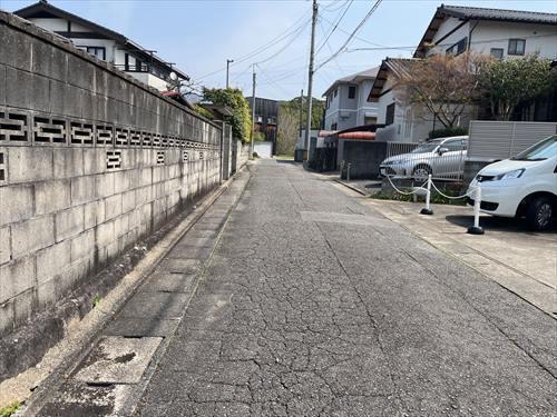 南側前面道路（東方向）