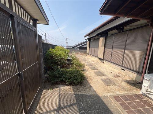 敷地内の様子（敷地南東側から撮影）