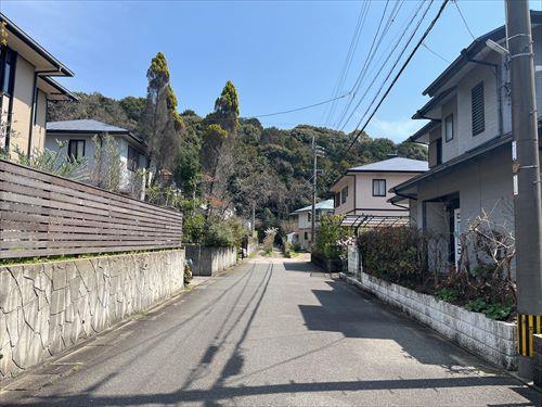 南側前面道路（東方向）