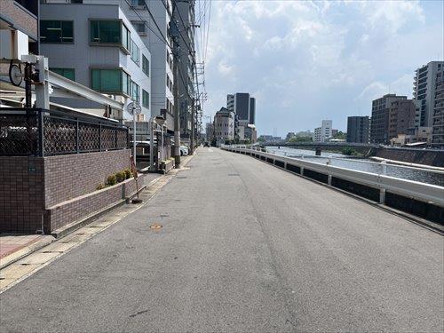 南西側前面道路