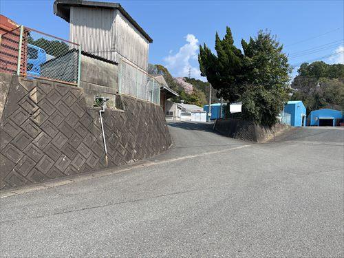 敷地進入口