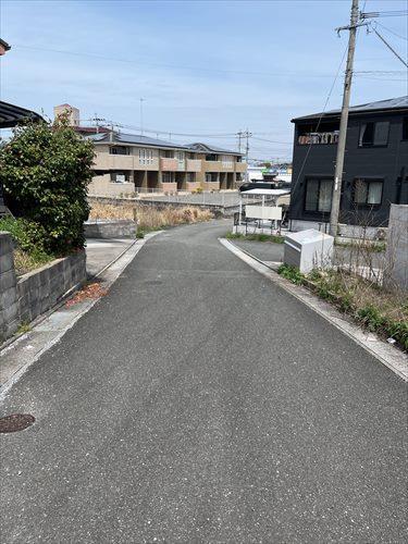 北西側前面道路