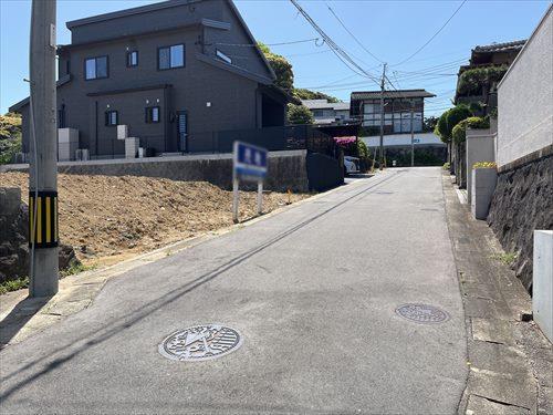 北西側前面道路（北側より撮影）