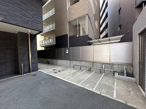 バイク置き場（2026年5月撮影）