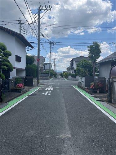 北西側前面道路