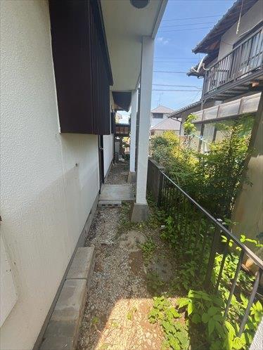 敷地内北東側