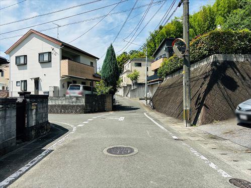 南東側前面道路（2026年6月撮影）