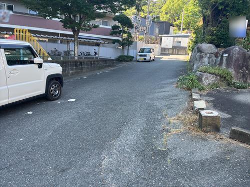 北東側前面道路